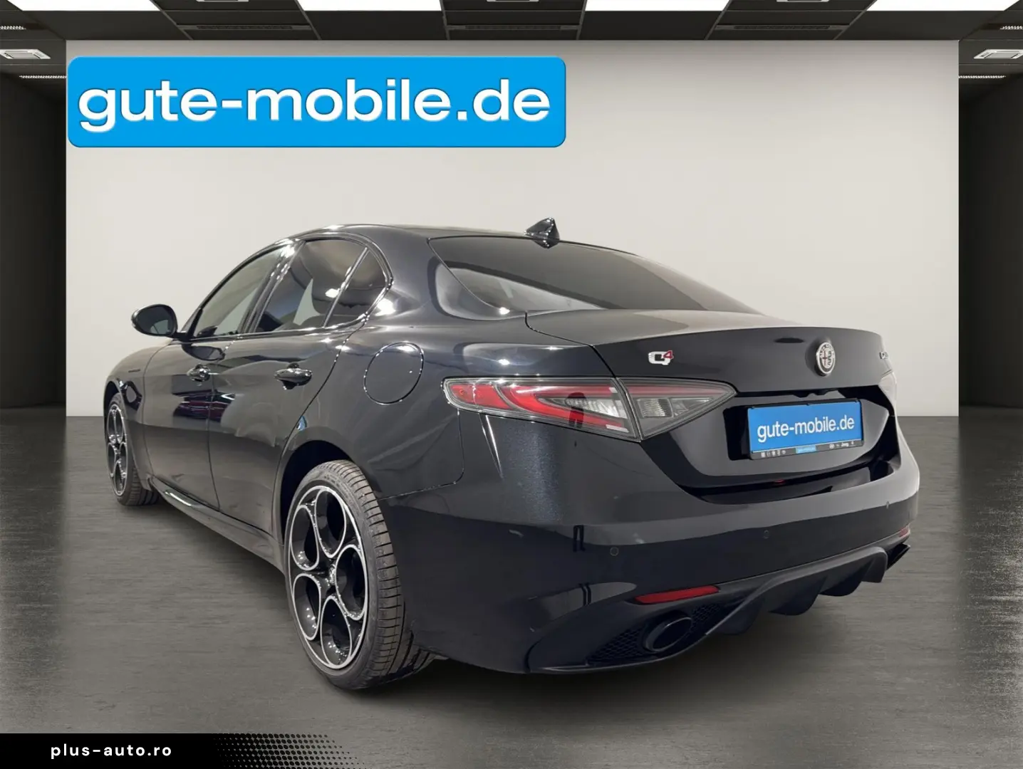 ALFA ROMEO Giulia 2.0 Competizione Q4   MATRIX   19  LM