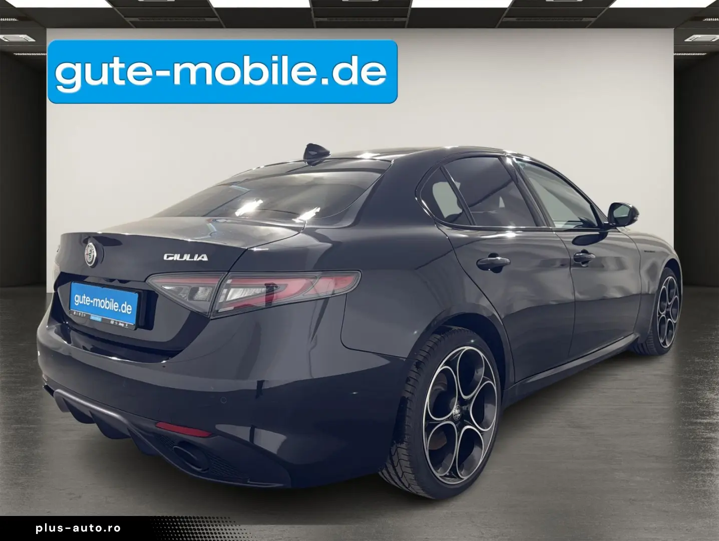 ALFA ROMEO Giulia 2.0 Competizione Q4   MATRIX   19  LM