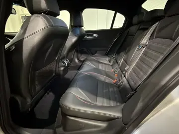 ALFA ROMEO Giulia 2.0 Competizione Q4  MATRIX   19  LM