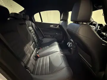 ALFA ROMEO Giulia 2.0 Competizione Q4  MATRIX   19  LM