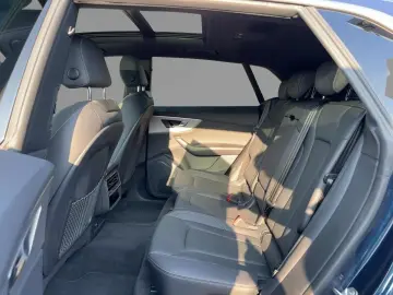 AUDI Q8 SUV 55 TFSI quattro tiptronic SLine AHZV Pano