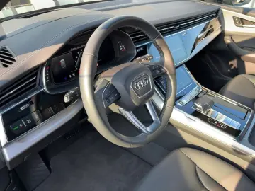 AUDI Q8 SUV 55 TFSI quattro tiptronic SLine AHZV Pano