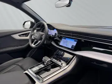 AUDI Q8 SUV 55 TFSI quattro 250(340) kW(PS) tiptronic