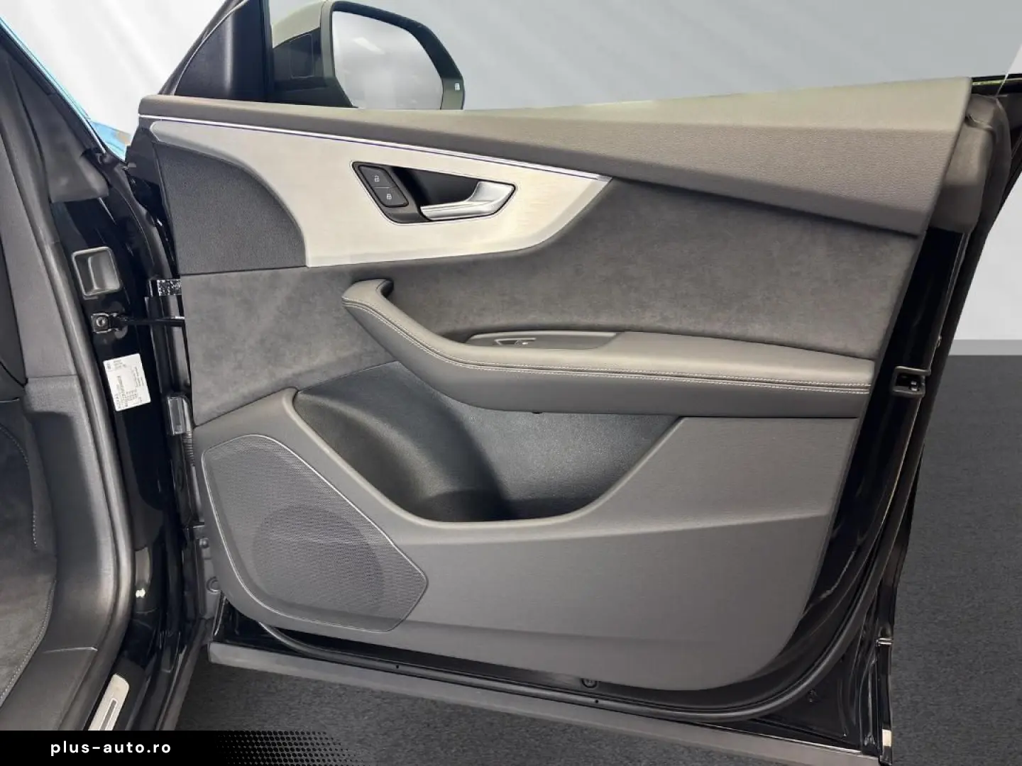 AUDI Q8 SUV 55 TFSI quattro 250(340) kW(PS) tiptronic