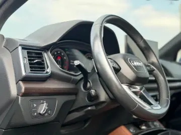 AUDI Q5 PREMIUM PLUS 45 TFSI S LINE QUATTRO