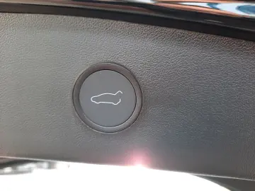 Tesla Model 3 Dual Motor Long Range ACC Auto-Pilot LED