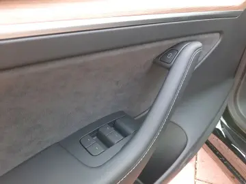 Tesla Model 3 Dual Motor Long Range ACC Auto-Pilot LED