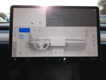 Tesla Model 3 Dual Motor Long Range ACC Auto-Pilot LED