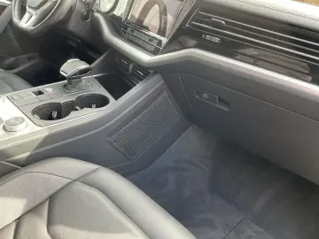 VW Touareg 3.0 V6 TDI 4Motion Tiptronic AHK RFK Sit