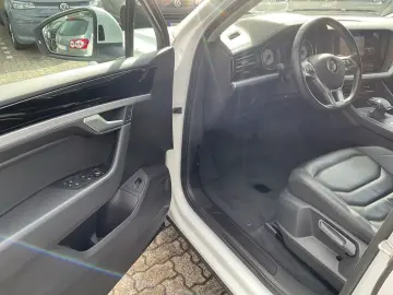 VW Touareg 3.0 V6 TDI 4Motion Tiptronic AHK RFK Sit