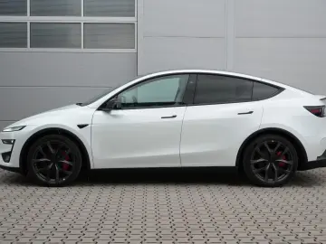 Tesla New Model Y RWD LongRange