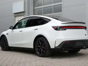 Tesla New Model Y RWD LongRange