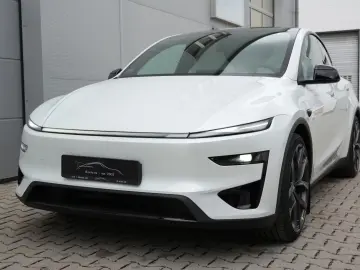 Tesla New Model Y RWD LongRange