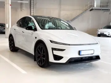 Tesla New Model Y RWD LongRange