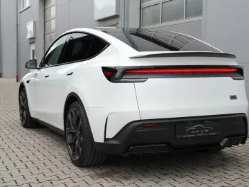 Tesla New Model Y RWD LongRange