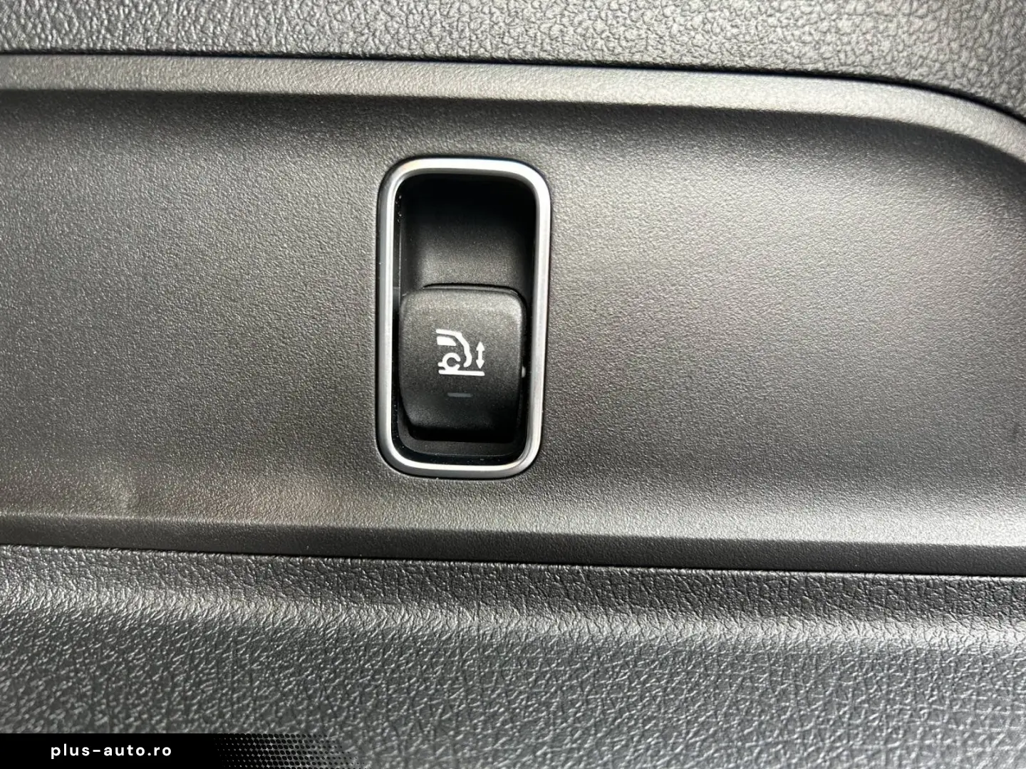 MERCEDES-BENZ GLE 300 d 4M AMG Airmatic PANO HeadUp &hellip;