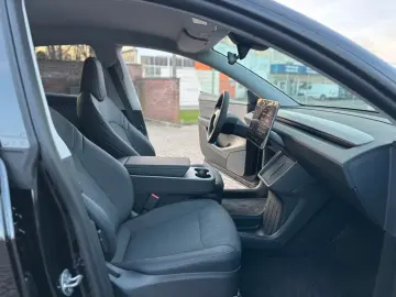 Tesla Model Y Standard RWD