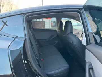 Tesla Model Y Standard RWD