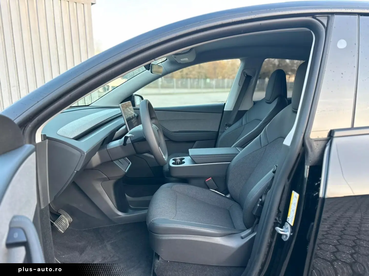 Tesla Model Y Standard RWD