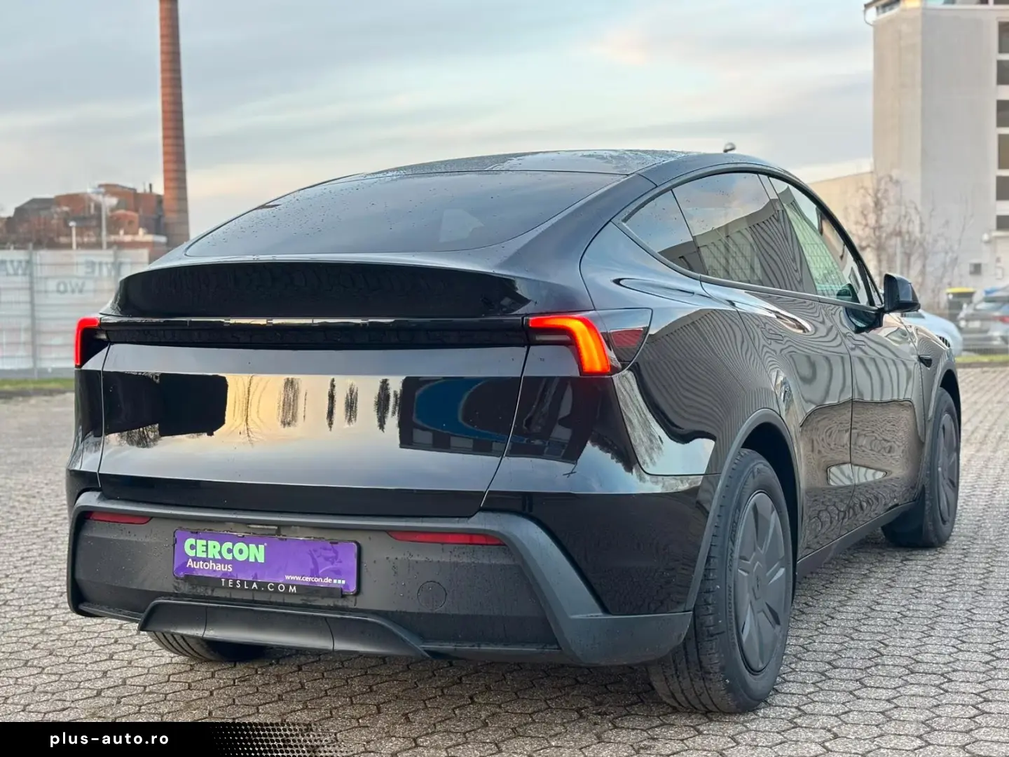 Tesla Model Y Standard RWD