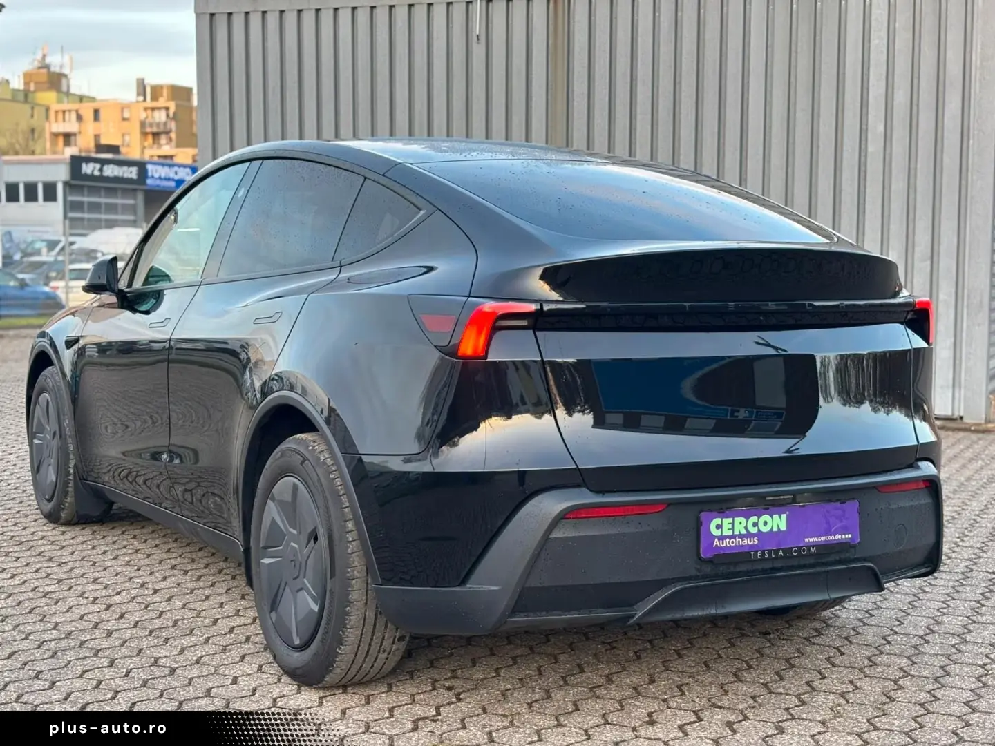 Tesla Model Y Standard RWD