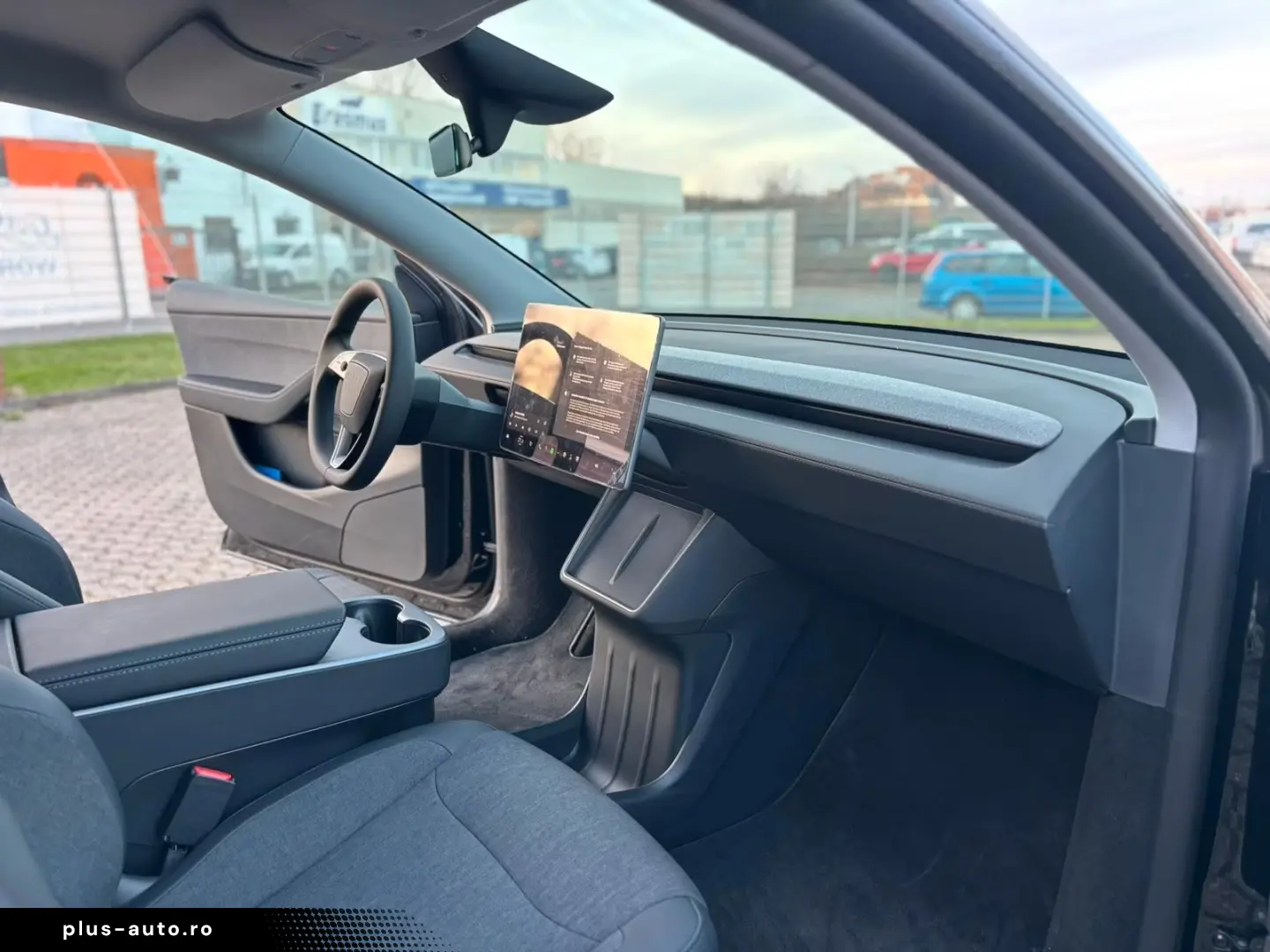 Tesla Model Y Standard RWD