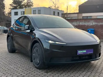 Tesla Model Y Standard RWD