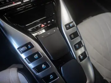 MERCEDES-BENZ AMG GT 63 4M  Perf-AGA Pano 360 AHK Memo Magno
