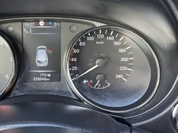 Nissan Qashqai Diesel 1.6 2014 Manuala