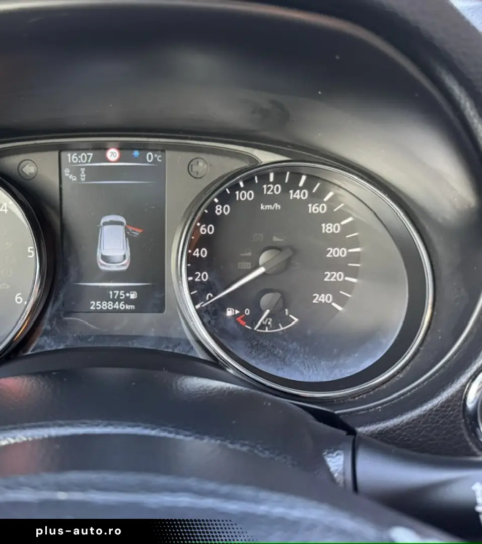 Nissan Qashqai Diesel 1.6 2014 Manuala