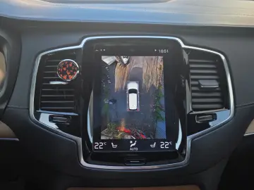 VOLVO XC90_T8