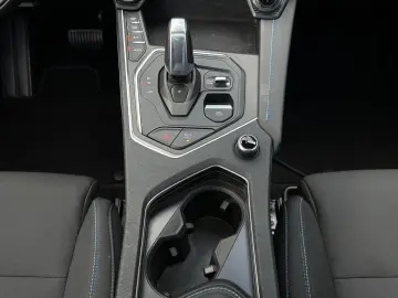 LYNC AND CO 01 1.5 T Aut PHEV PANO LED ACC MEMO 360