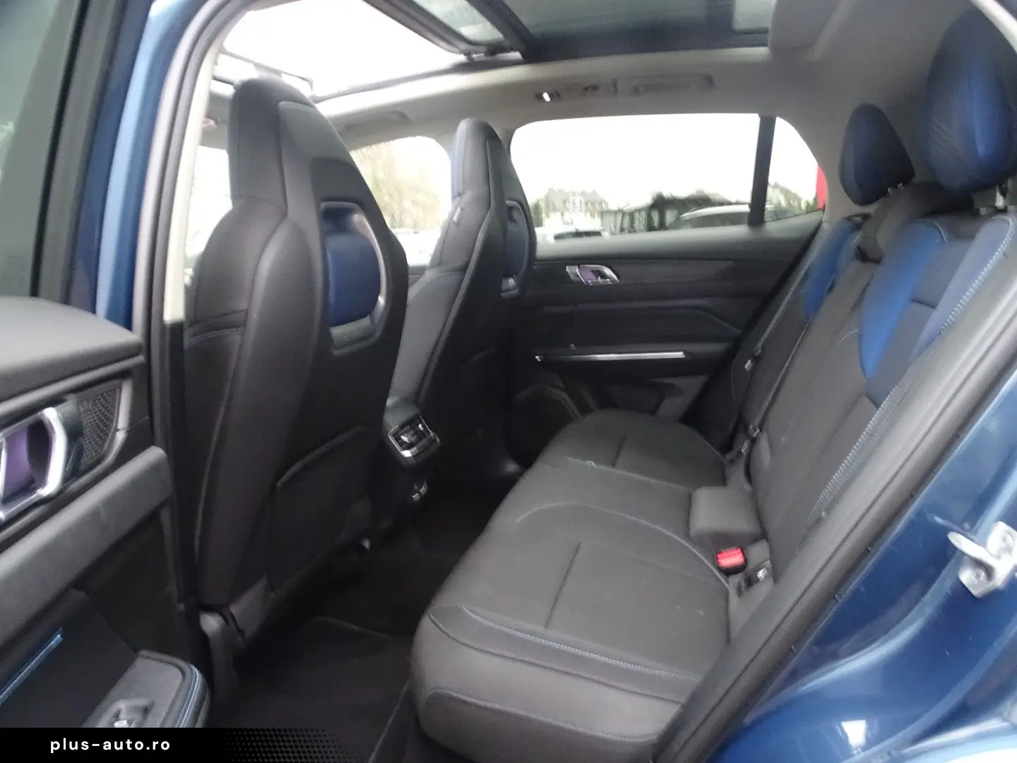 LYNC AND CO 01 eHybrid  Pano ACC LED Navi