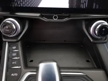 LYNC AND CO 01 1.5 PHEV Aut. LED ACC 360  Pano