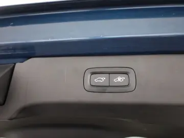 LYNC AND CO 01 1.5 PHEV Aut. LED ACC 360  Pano