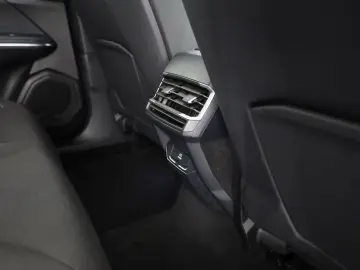 LYNC AND CO 01 1.5 PHEV Aut. LED ACC 360  Pano