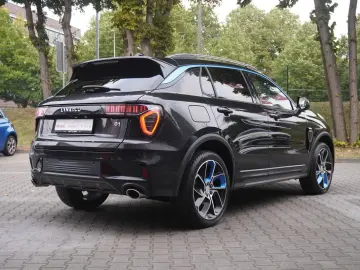 LYNC AND CO 01 1.5 PHEV Aut. LED ACC 360  Pano