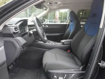 LYNC AND CO 01 1.5 PHEV Aut. LED ACC 360  Pano