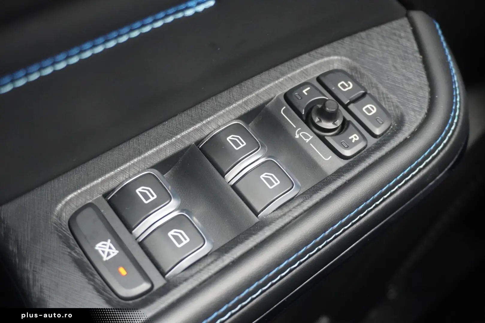 LYNC AND CO 01 1.5 PHEV Aut. LED ACC 360  Pano