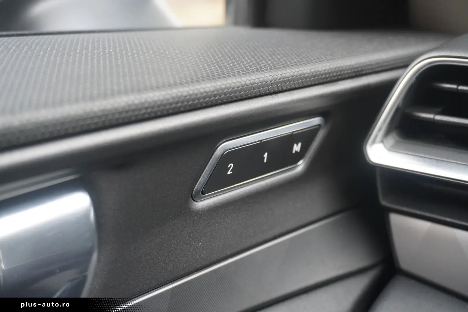 LYNC AND CO 01 1.5 PHEV Aut. LED ACC 360  Pano