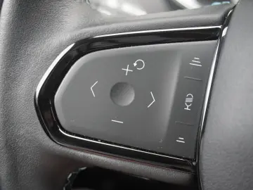 LYNC AND CO 01 1.5 PHEV Aut. LED ACC 360  Pano