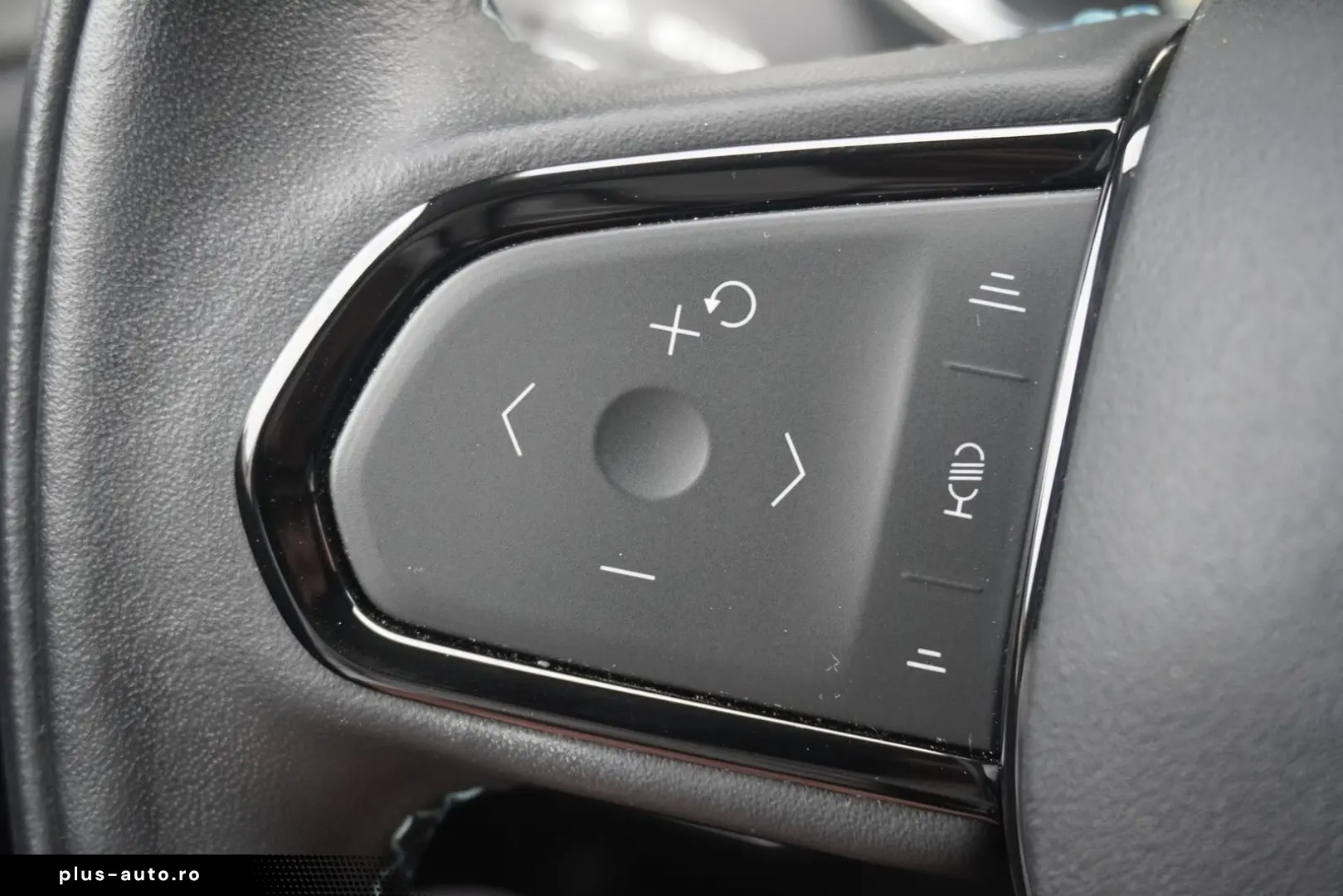 LYNC AND CO 01 1.5 PHEV Aut. LED ACC 360  Pano