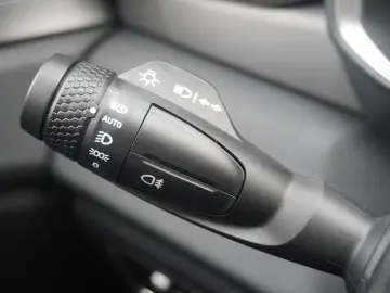 LYNC AND CO 01 1.5 PHEV Aut. LED ACC 360  Pano