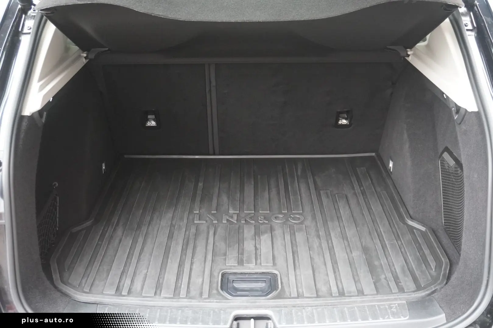 LYNC AND CO 01 1.5 PHEV Aut. LED ACC 360  Pano