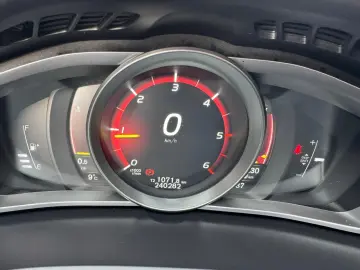 Volvo V40 Diesel 2.0 2017 Manuala