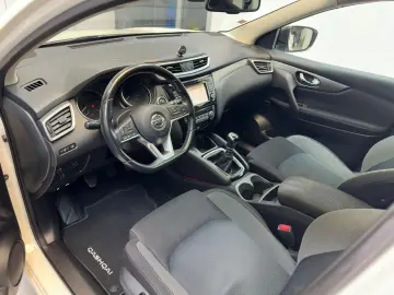Nissan Qashqai Diesel 1.6 2018 Manuala