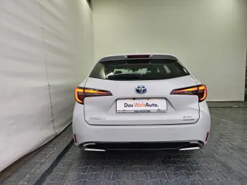 Toyota Corolla 1 8 Hybrid Touring Sports Active Drive