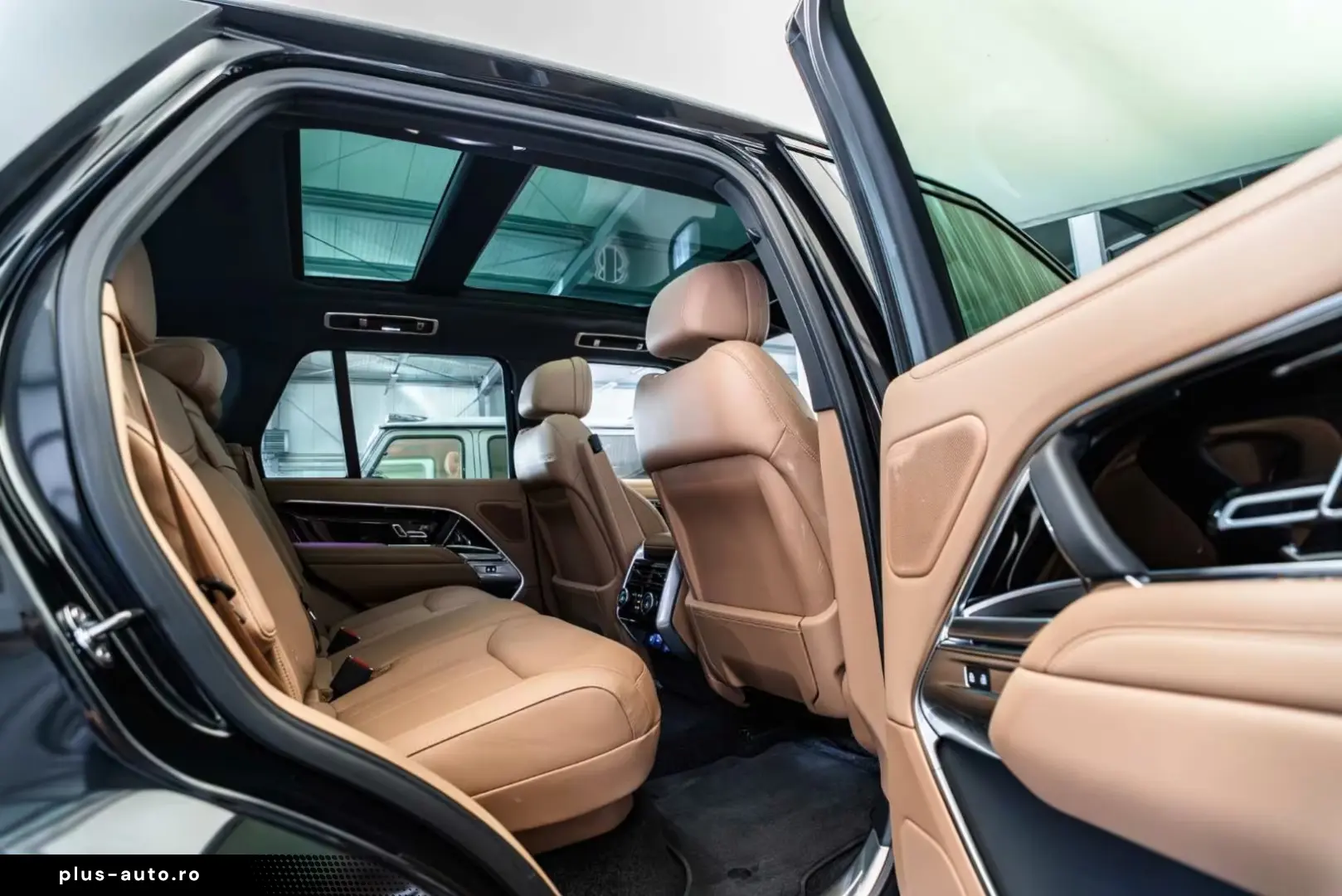 Land Rover Range Rover P460e HSE   Pano   L.Brown   Shadow