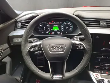 AUDI SQ8 Sportback e-tron 370 kW