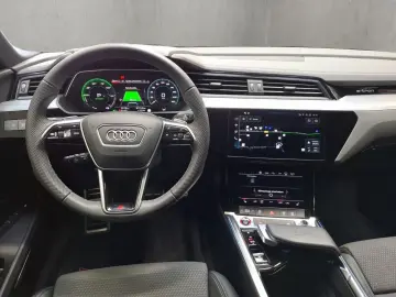 AUDI SQ8 Sportback e-tron 370 kW